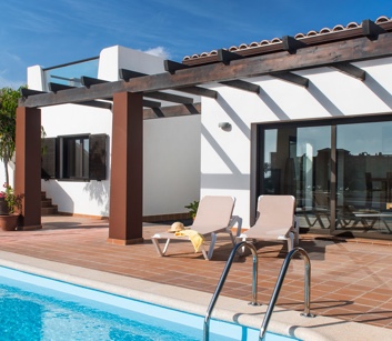 Fuerteventura-Villas-con-piscina-privada-vista-golf-squashed